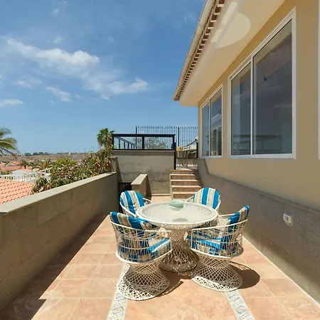 Sonnenland Hill Villa *