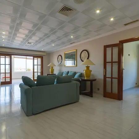 Sonnenland Hill Villa