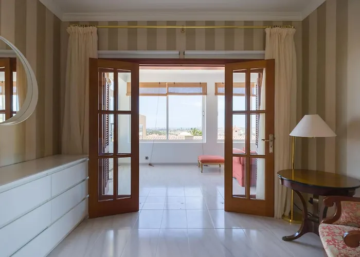 Sonnenland Hill Villa
